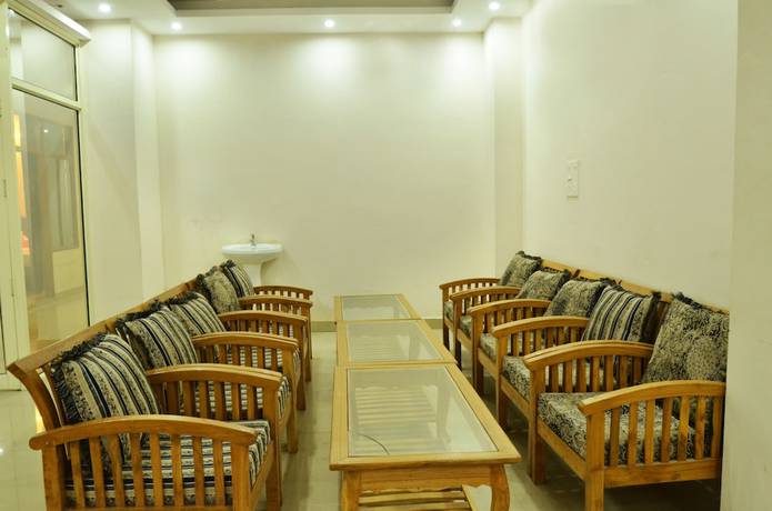 Imagen del bar/restaurante del Hotel OYO 7372 Platinum Inn. Foto 4