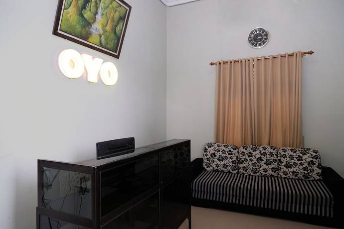 Imagen de los interiores del Hotel OYO 752 Abz Guest House Syariah. Foto 16