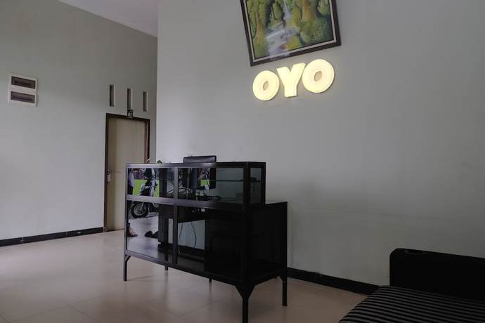 Imagen de los interiores del Hotel OYO 752 Abz Guest House Syariah. Foto 18