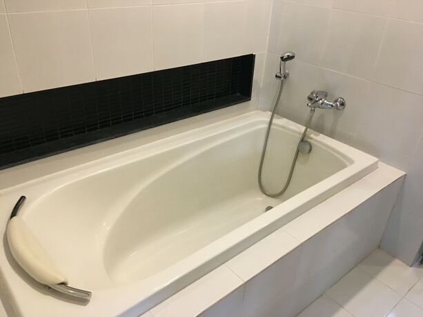 Imagen de la habitación del Hotel OYO 75315 Baan Chongfa Resort. Foto 4