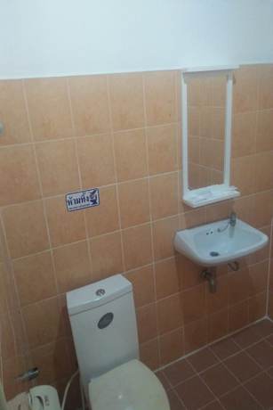 Imagen de la habitación del Hotel OYO 75353 Loy Chalet Resort. Foto 8