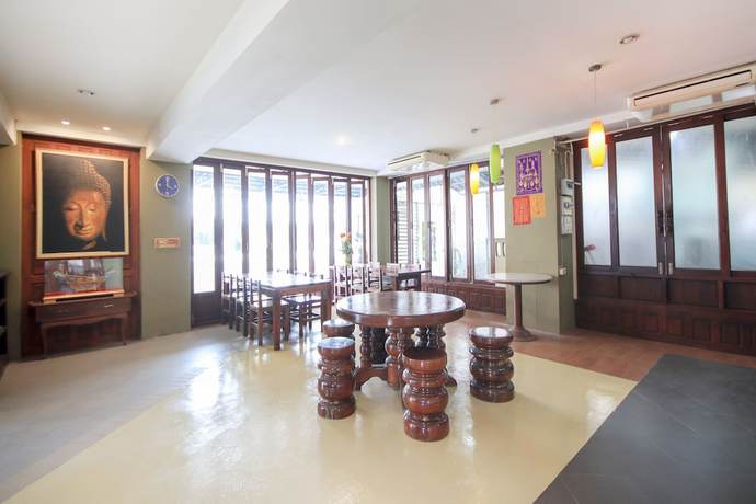 Imagen del bar/restaurante del Hotel OYO 75354 Loyd Garden. Foto 3