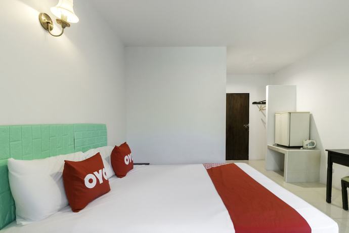Imagen de la habitación del Hotel OYO 75392 Phachuen Resort. Foto 15