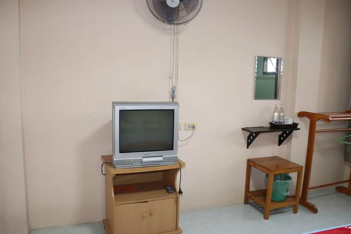 Imagen de la habitación del Hotel OYO 75408 Tipsiri Place. Foto 11