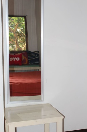 Imagen de la habitación del Hotel OYO 75420 Howto. Foto 15