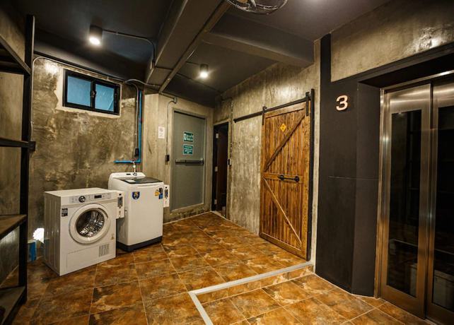 Imagen del bar/restaurante del Hotel OYO 75456 Episode 11 Hostel Sukhumvit. Foto 3