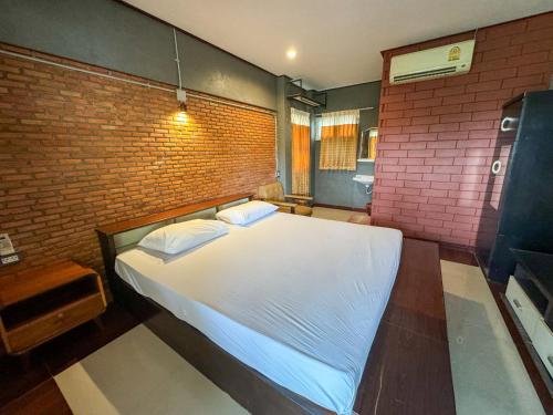 Imagen de la habitación del Hotel OYO 75496 Suree Garden Resort & Karaoke. Foto 19