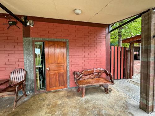 Imagen de la habitación del Hotel OYO 75496 Suree Garden Resort & Karaoke. Foto 20