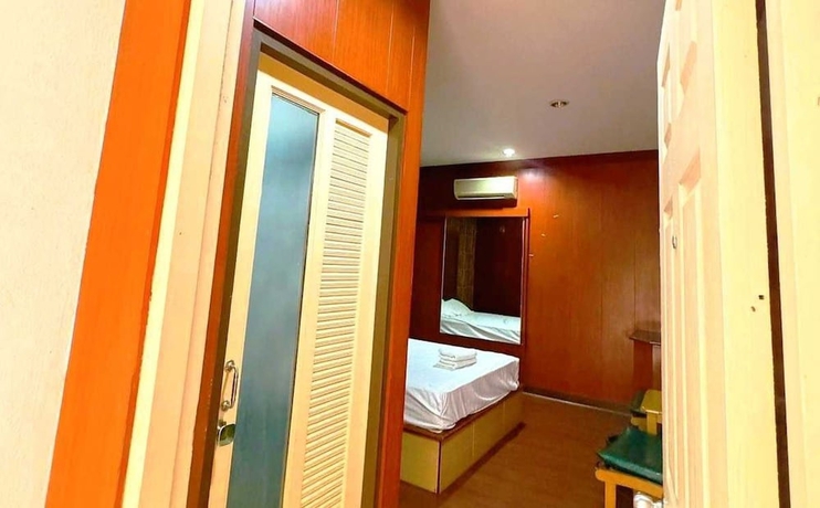 Imagen de la habitación del Hotel OYO 75583 Fut Fit Fo Fai Inn. Foto 6