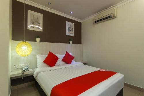 Imagen de la habitación del Hotel OYO 761 City Hotel. Foto 9