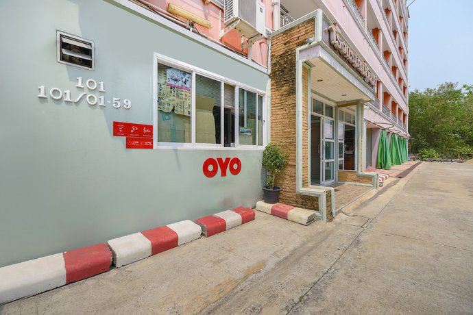 Imagen de los interiores del Hotel OYO 762 Chompoo. Foto 18