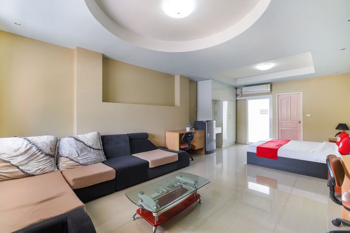 Imagen de la habitación del Hotel OYO 762 Chompoo. Foto 2