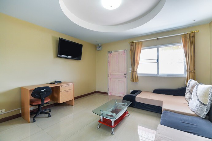 Imagen de la habitación del Hotel OYO 762 Chompoo. Foto 17