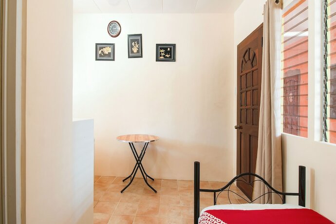 Imagen general del Hotel OYO 770 J5 Guest House and Restobar. Foto 5