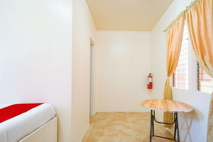 Imagen general del Hotel OYO 770 J5 Guest House and Restobar. Foto 7