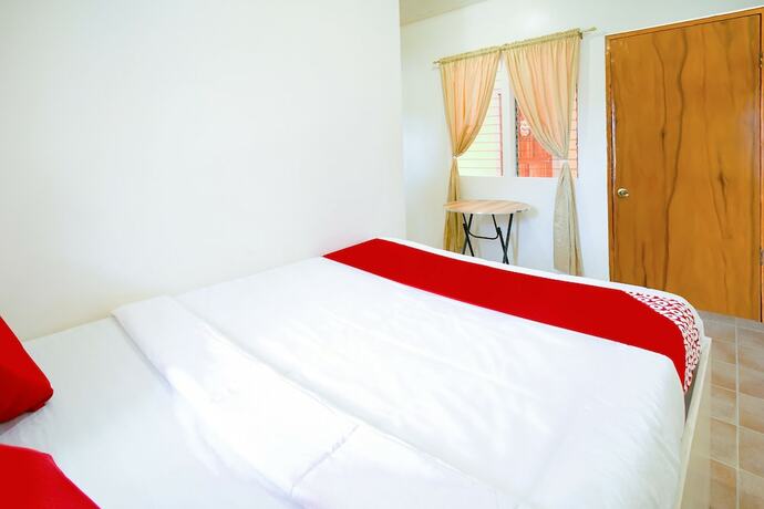 Imagen general del Hotel OYO 770 J5 Guest House and Restobar. Foto 10