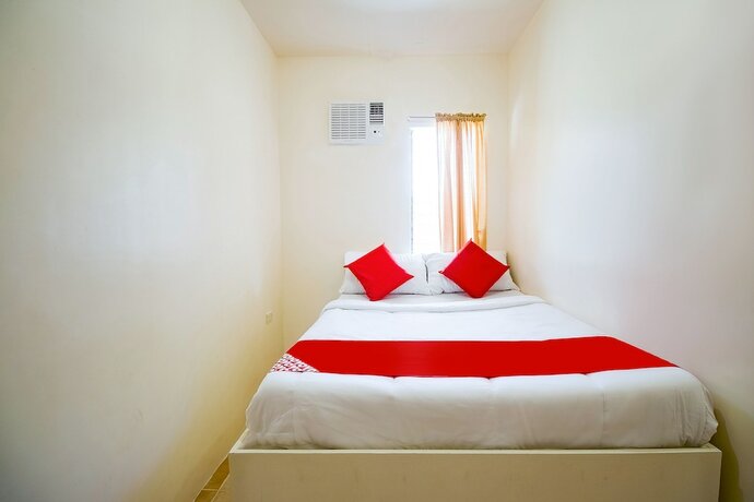 Imagen general del Hotel OYO 770 J5 Guest House and Restobar. Foto 12