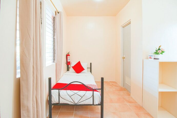 Imagen general del Hotel OYO 770 J5 Guest House and Restobar. Foto 16