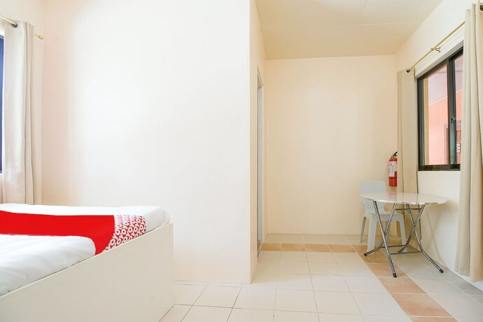Imagen general del Hotel OYO 770 J5 Guest House and Restobar. Foto 17