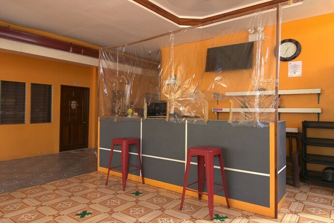 Imagen de los interiores del Hotel OYO 770 J5 Guest House and Restobar. Foto 40