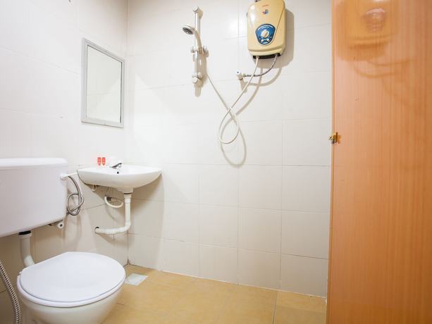 Imagen de la habitación del Hotel OYO 796 JR. Foto 15