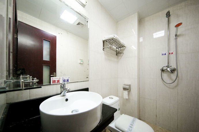 Imagen de la habitación del Hotel OYO 8027 Li Hu Business. Foto 3