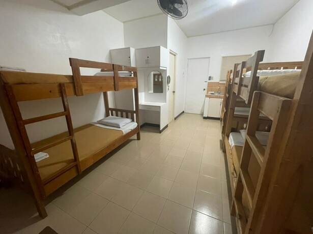 Imagen de la habitación del Hotel OYO 803 Amirsache Villa. Foto 31