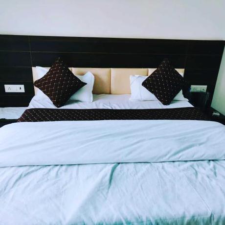 Imagen de la habitación del Hotel OYO 81120 RU And Banquet Hall. Foto 20