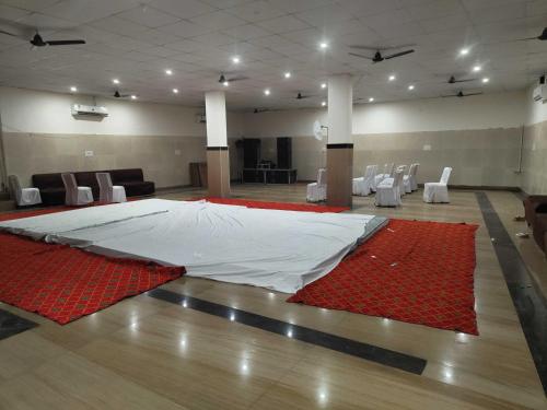 Imagen general del Hotel OYO 81120 RU And Banquet Hall. Foto 16