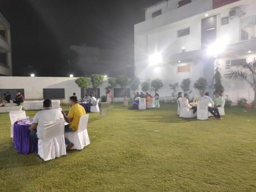 Imagen general del Hotel OYO 81120 RU And Banquet Hall. Foto 17