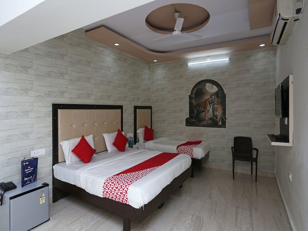 Imagen de la habitación del Hotel OYO 8391 Sanjog Resort. Foto 17