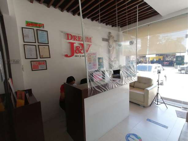 Imagen de los interiores del Hotel OYO 869 Jnv Dream. Foto 17