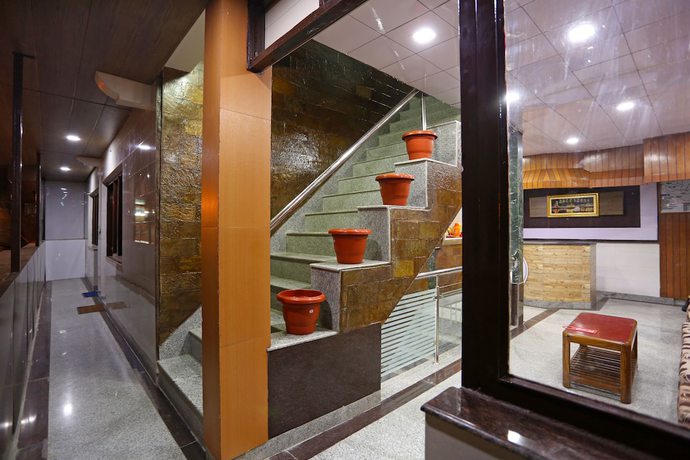 Imagen de los interiores del Hotel OYO 8714 Amar. Foto 19