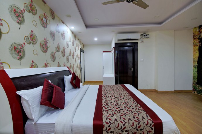 Imagen de la habitación del Hotel OYO 8764 Green View Palace. Foto 12