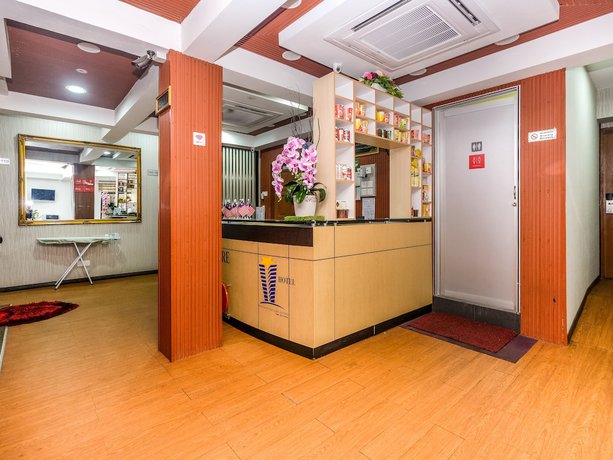 Imagen de los interiores del Hotel OYO 881 Bintang Square. Foto 16