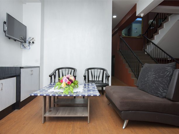 Imagen de los interiores del Hotel OYO 881 Bintang Square. Foto 18