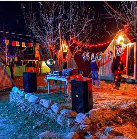 Imagen general del Hotel OYO 88688 Sky Garden Manali Cafe & Camp. Foto 18