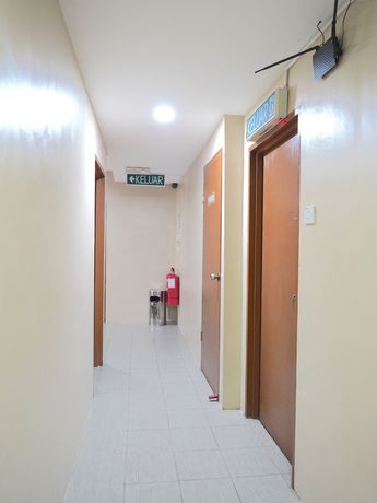 Imagen de los interiores del Hotel OYO 89373 Nobel Homestay. Foto 19