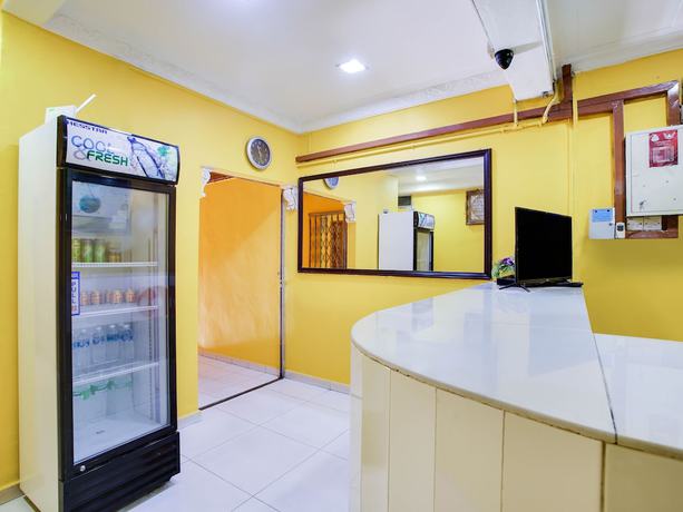 Imagen de los interiores del Hotel OYO 89406 Lucky Budget. Foto 17