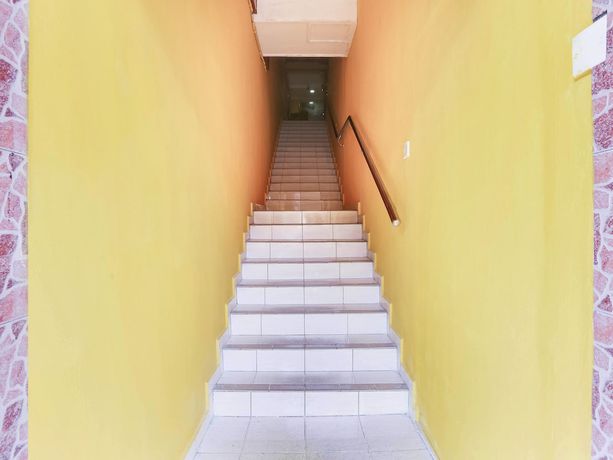 Imagen de los interiores del Hotel OYO 89406 Lucky Budget. Foto 18