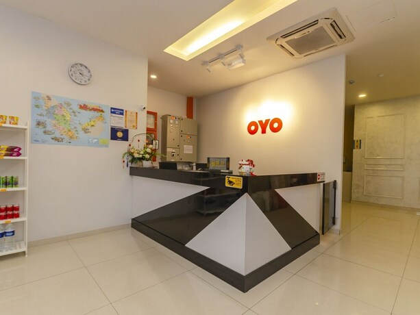 Imagen de los interiores del Hotel OYO 89423 Zenz Hotel. Foto 36