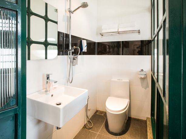 Imagen de la habitación del Hotel OYO 89466 Eastern Hotel. Foto 11