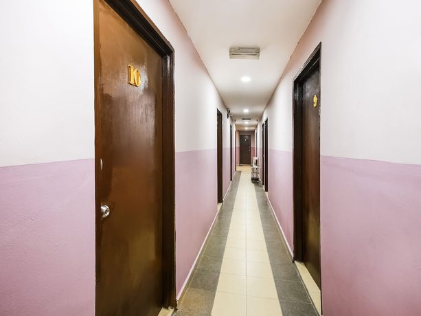 Imagen de los interiores del Hotel OYO 89585 Happy Inn. Foto 15