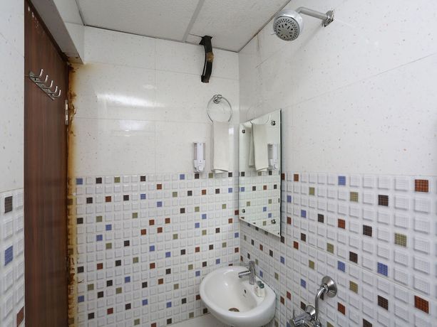 Imagen de la habitación del Hotel OYO 8961 RR Palace. Foto 11
