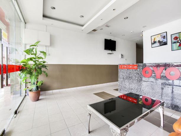 Imagen de los interiores del Hotel OYO 89615 T Family. Foto 19