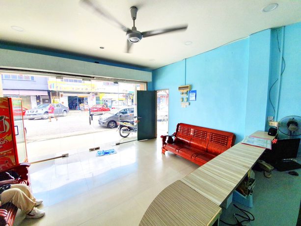 Imagen de los interiores del Hotel OYO 89737 Tishoa. Foto 17