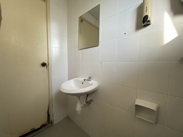Imagen de la habitación del Hotel OYO 89760 Harmoni Inn. Foto 11