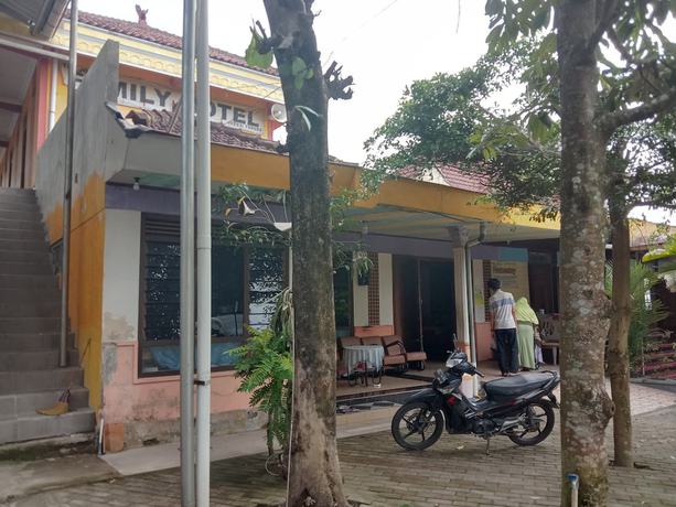 Imagen general del Hotel OYO 898 Joglo Family and Homestay. Foto 1