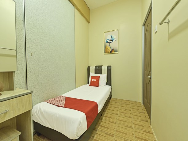 Imagen de la habitación del Hotel OYO 89845 Sri Bintang. Foto 4