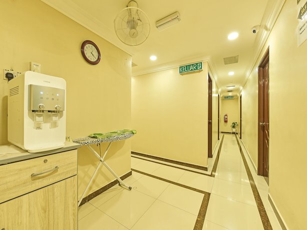 Imagen de los interiores del Hotel OYO 89845 Sri Bintang. Foto 13